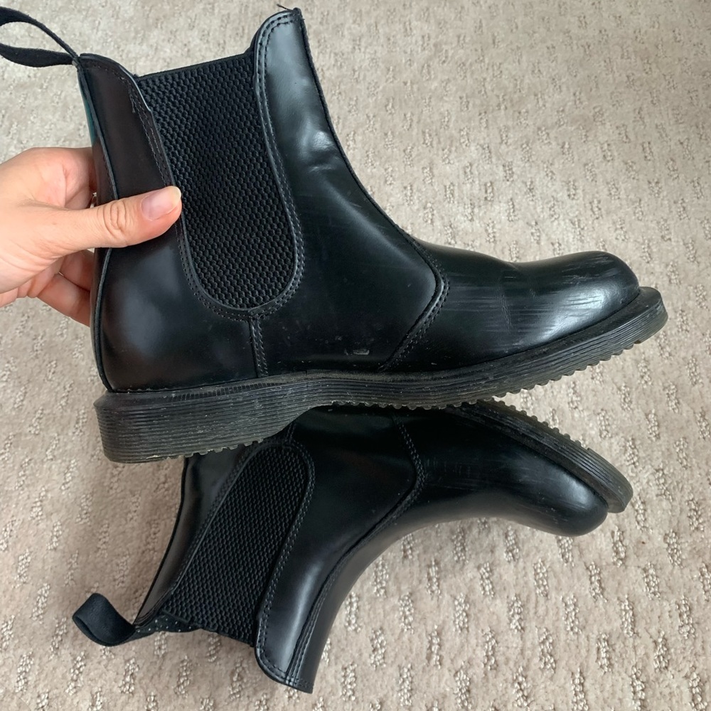 Dr martens Chelsea flora boots